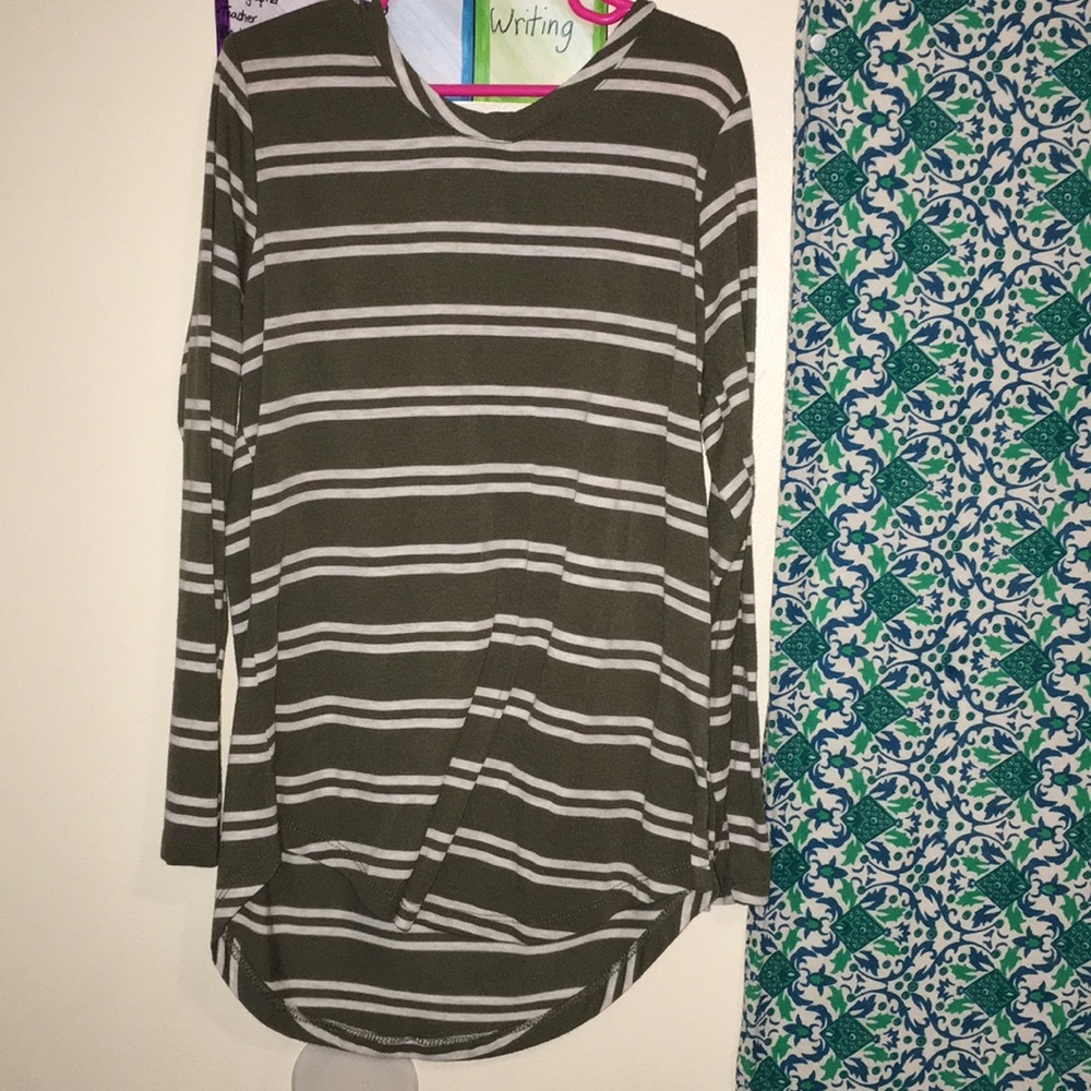 A long sleeve shirt